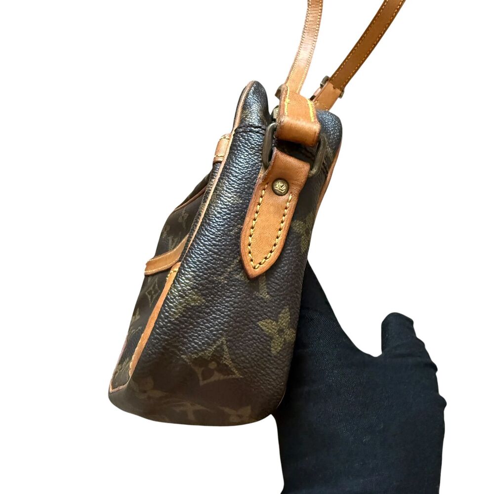 Louis Vuitton monogram crossbody bag authentic with COA 9x6x2 - Picture 7 of 8